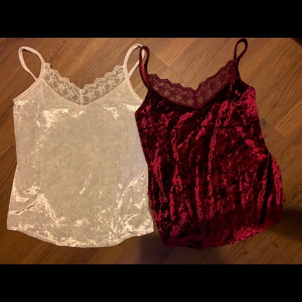 BUNDLE of sexy tank tops 🔥